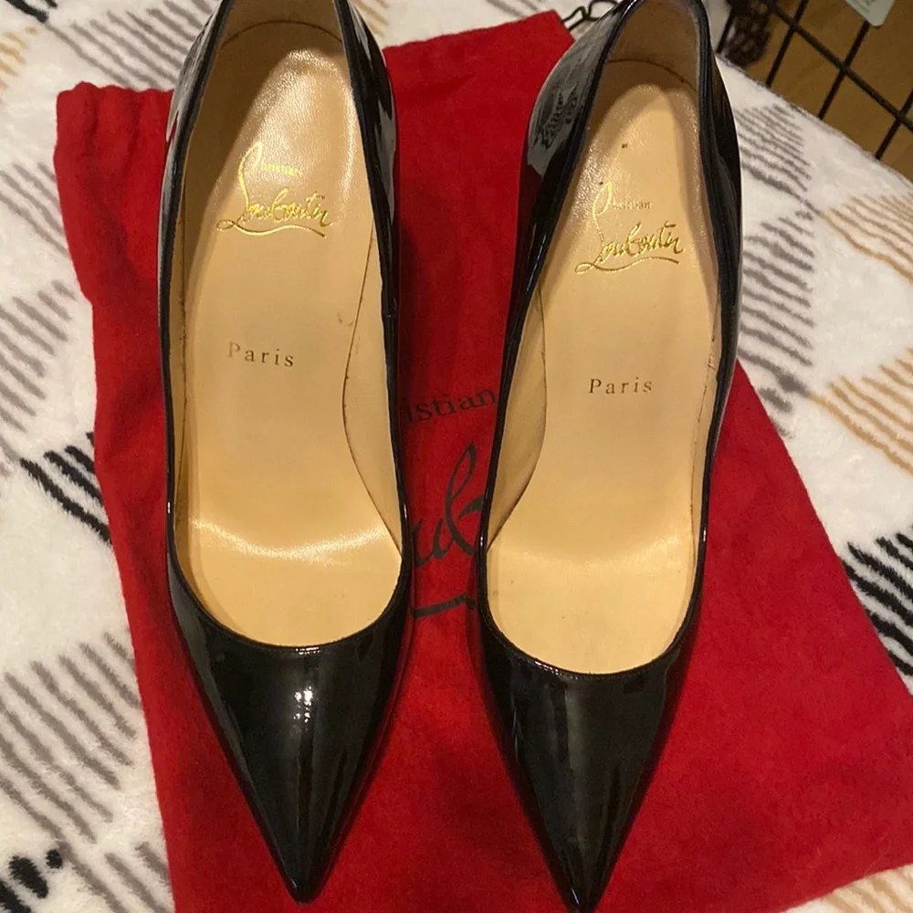 Christian Louboutin- So Kate Patent Pointed-Toe Red Sole Pump size 39 - Picture 1 of 7